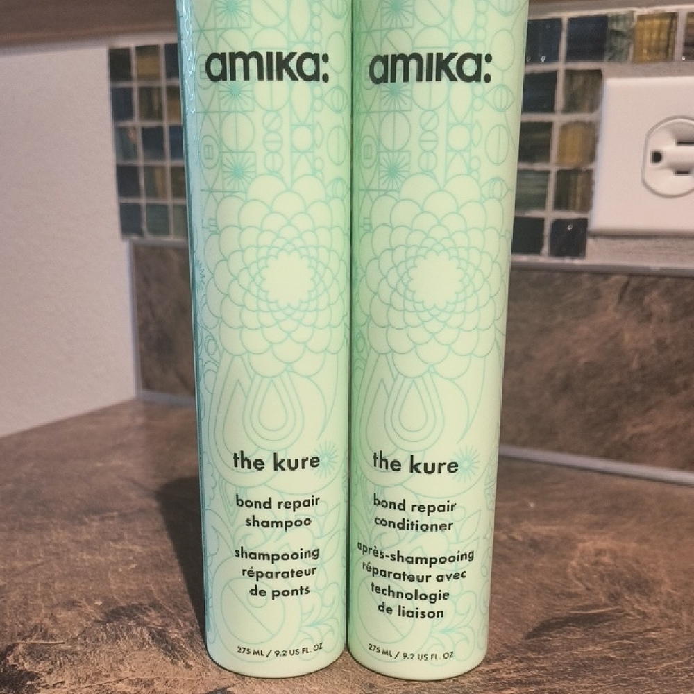 Amika The Kure Bond Repair Set in Mint Green